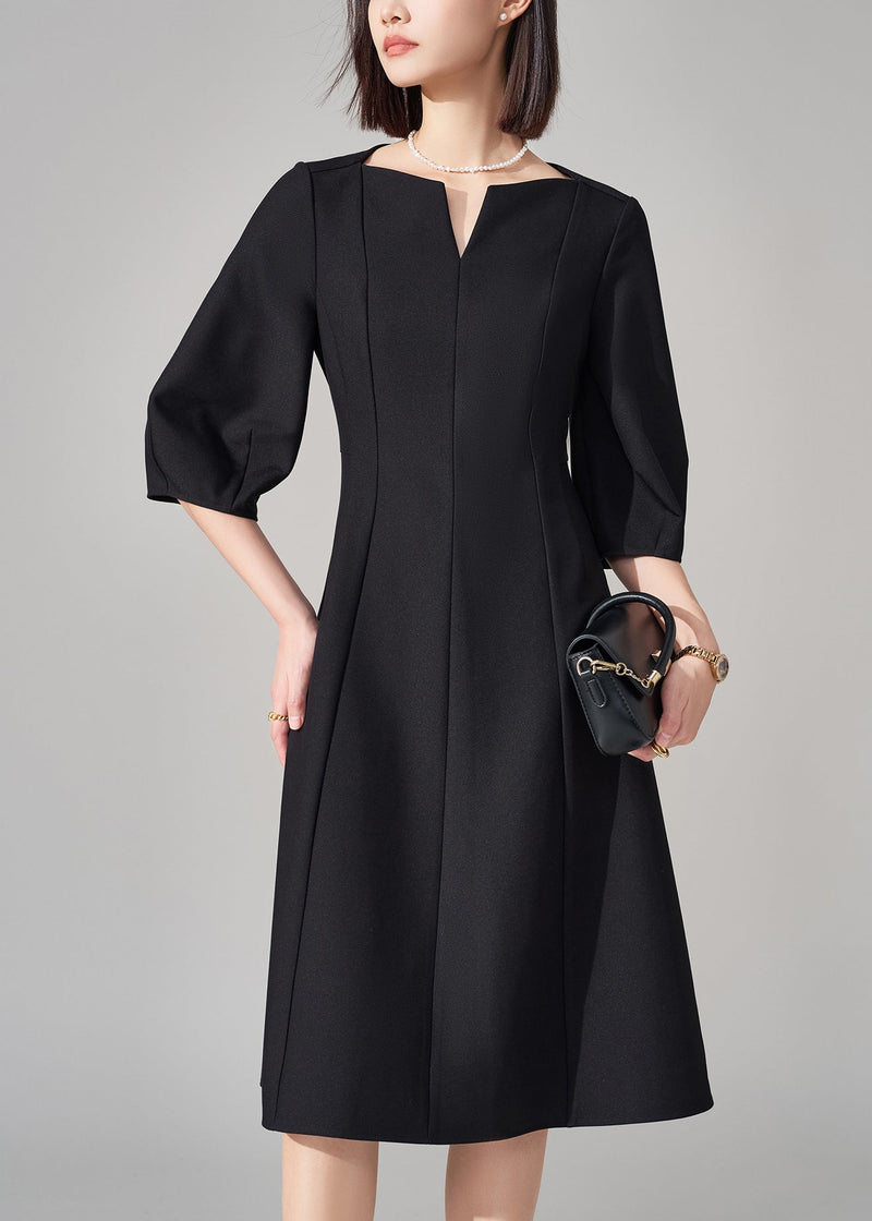 Effortlessly Elegant Dress with a Timeless Design