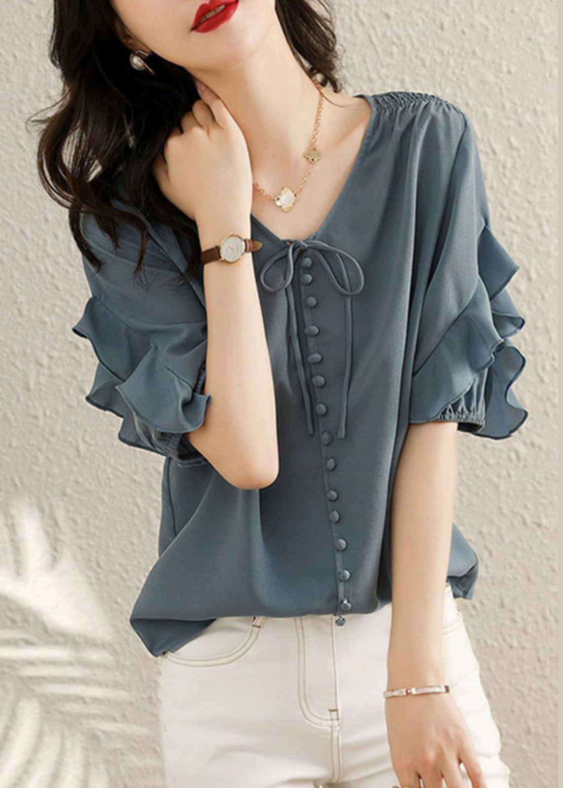 Effortlessly Elegant Shirt with a Timeless Design