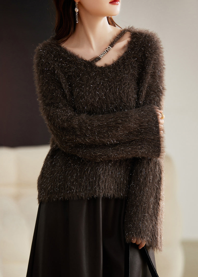 Classic Vintage Sweater with a Flattering Fit