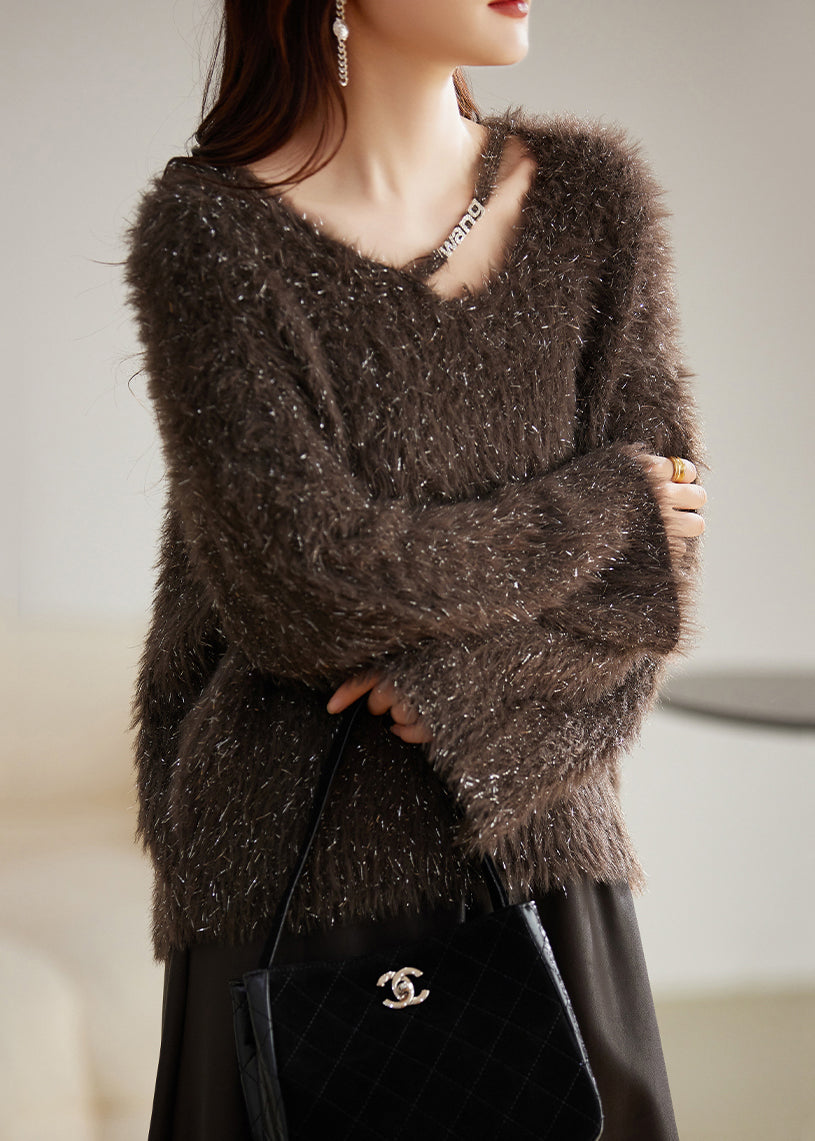 Classic Vintage Sweater with a Flattering Fit