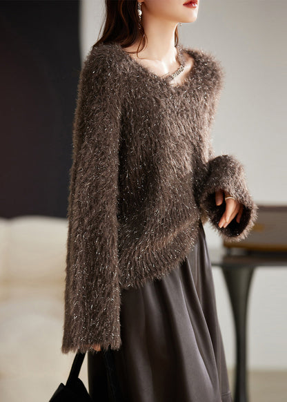Classic Vintage Sweater with a Flattering Fit
