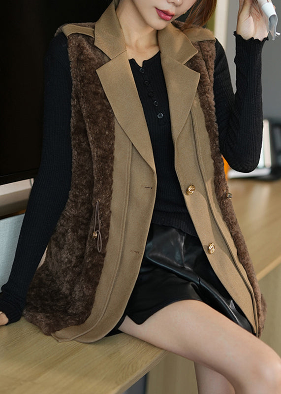 Gracefully Styled Coat for Any Occasion