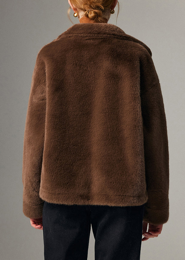 Elegantly Styled Coat for Everyday Wear
