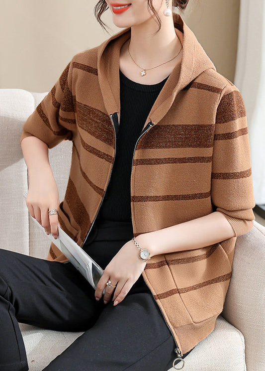 Well Tailored Cardigan with a Graceful Silhouette