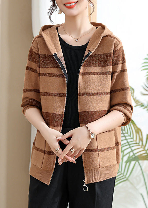 Well Tailored Cardigan with a Graceful Silhouette