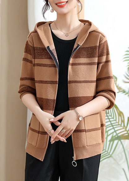 Well Tailored Cardigan with a Graceful Silhouette