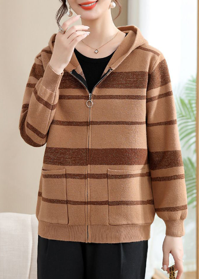 Well Tailored Cardigan with a Graceful Silhouette