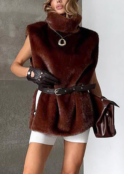 Well Tailored Coat with a Graceful Silhouette