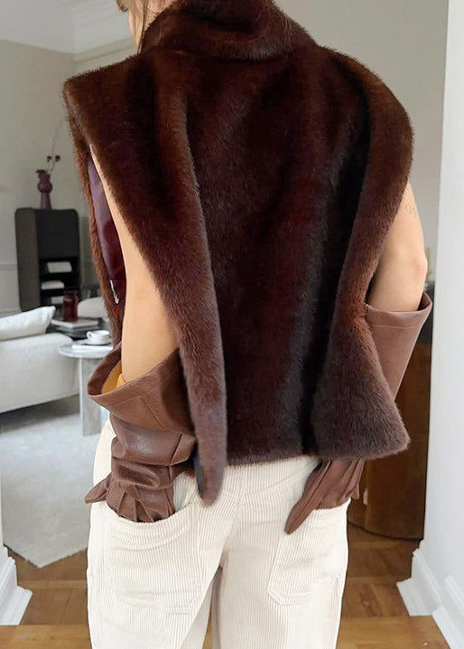 Well Tailored Coat with a Graceful Silhouette