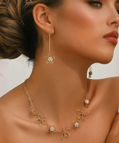 Classic Gold Set with Timeless Appeal