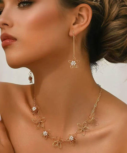Classic Gold Set with Timeless Appeal