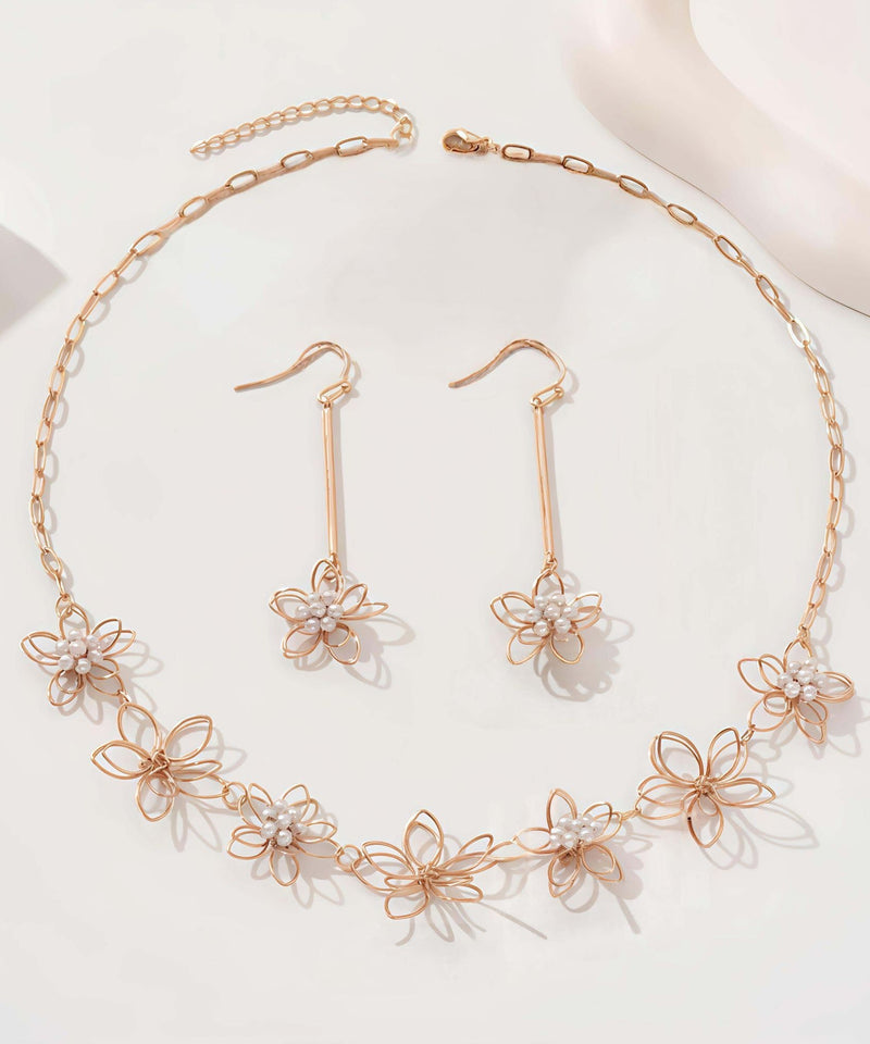 Classic Gold Set with Timeless Appeal