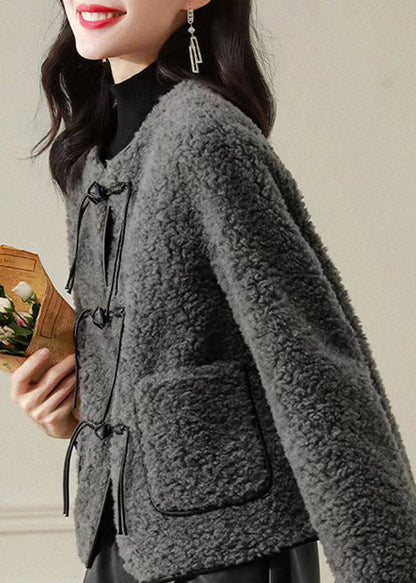 Beautifully Finished Coat in a Timeless Design