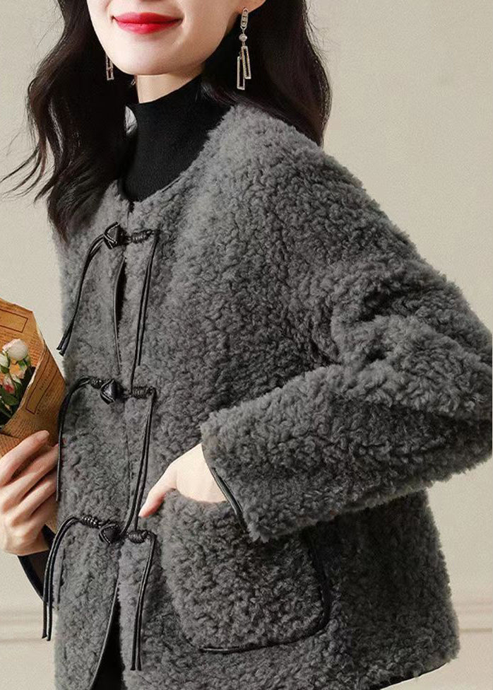 Beautifully Finished Coat in a Timeless Design