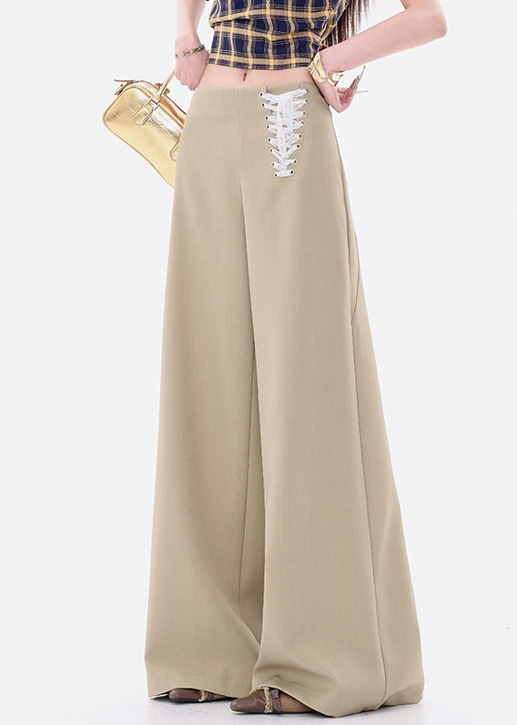Effortlessly Elegant Pants with a Timeless Design