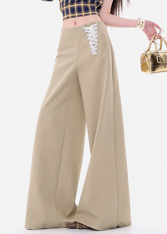 Effortlessly Elegant Pants with a Timeless Design