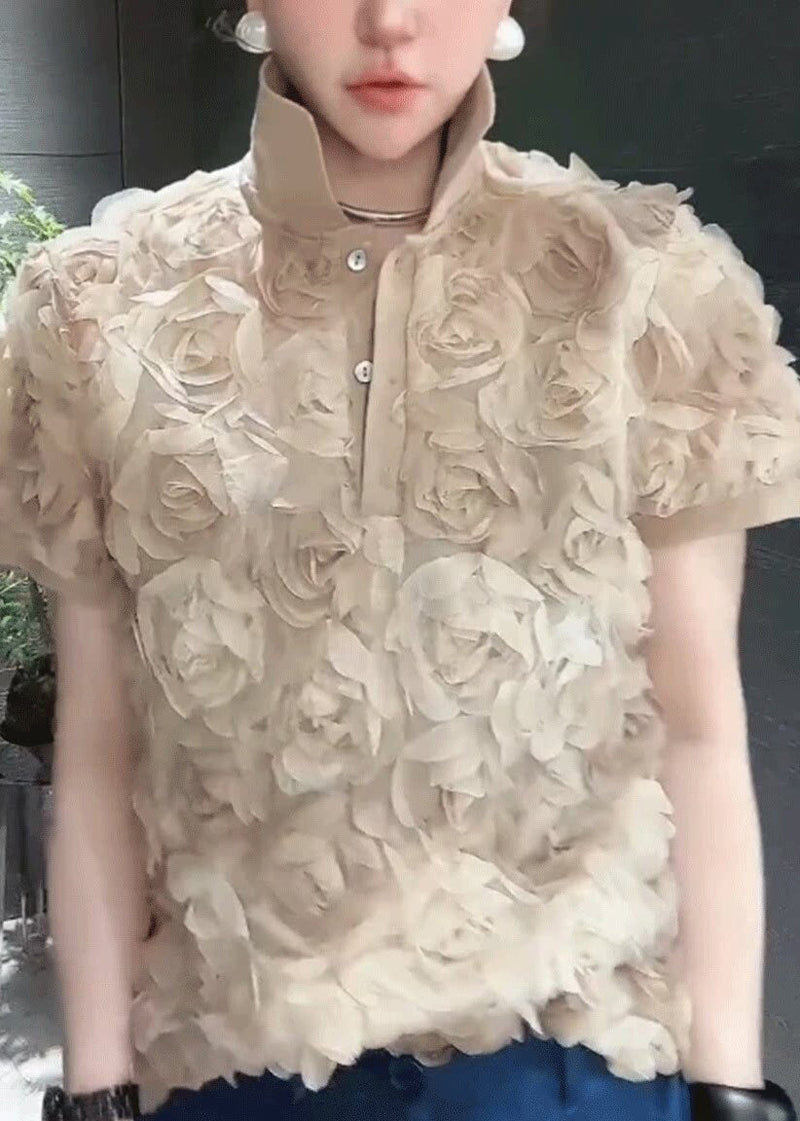 Well Tailored Top with a Graceful Silhouette