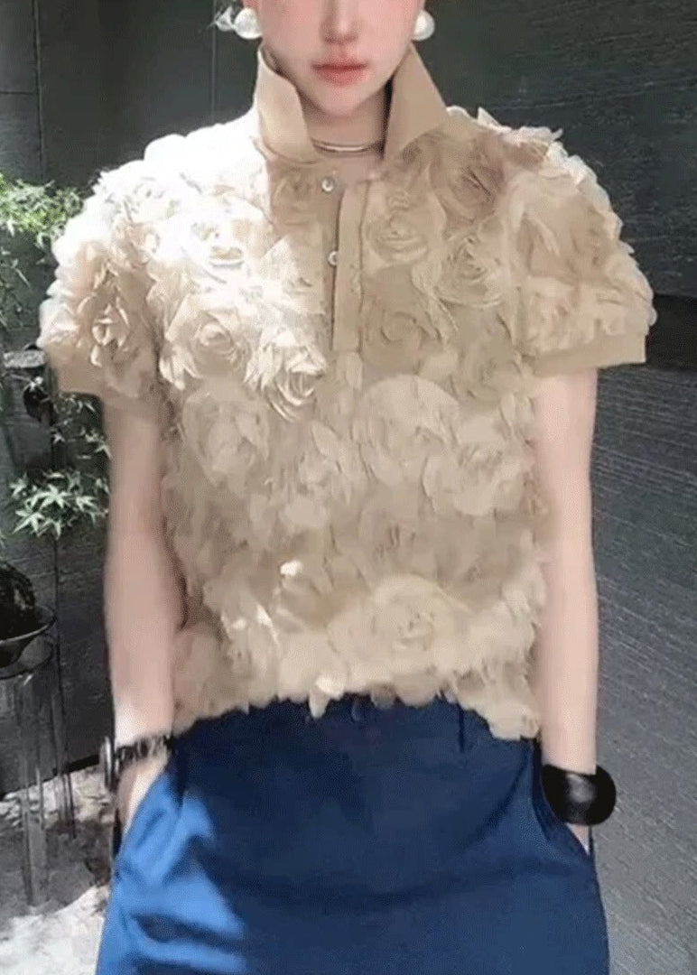 Well Tailored Top with a Graceful Silhouette