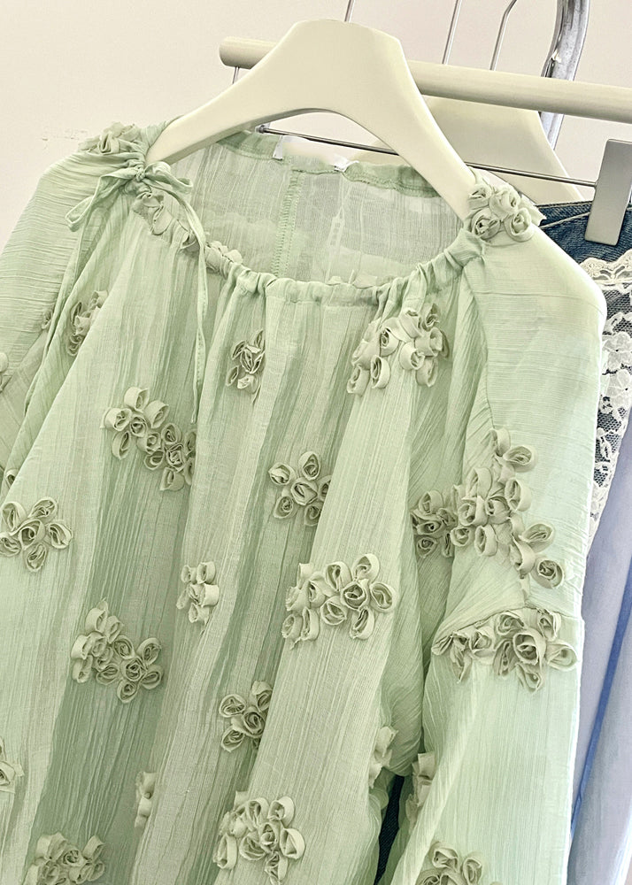 Well Tailored Top with a Graceful Silhouette