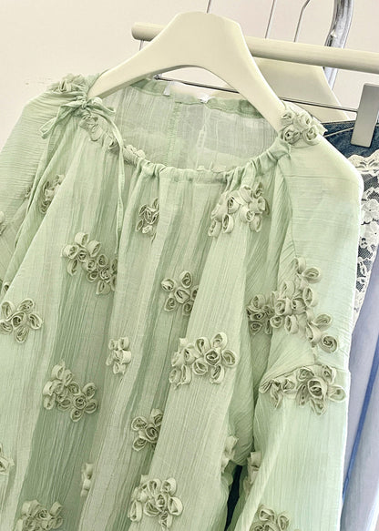 Well Tailored Top with a Graceful Silhouette