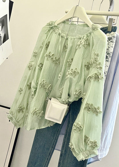 Well Tailored Top with a Graceful Silhouette