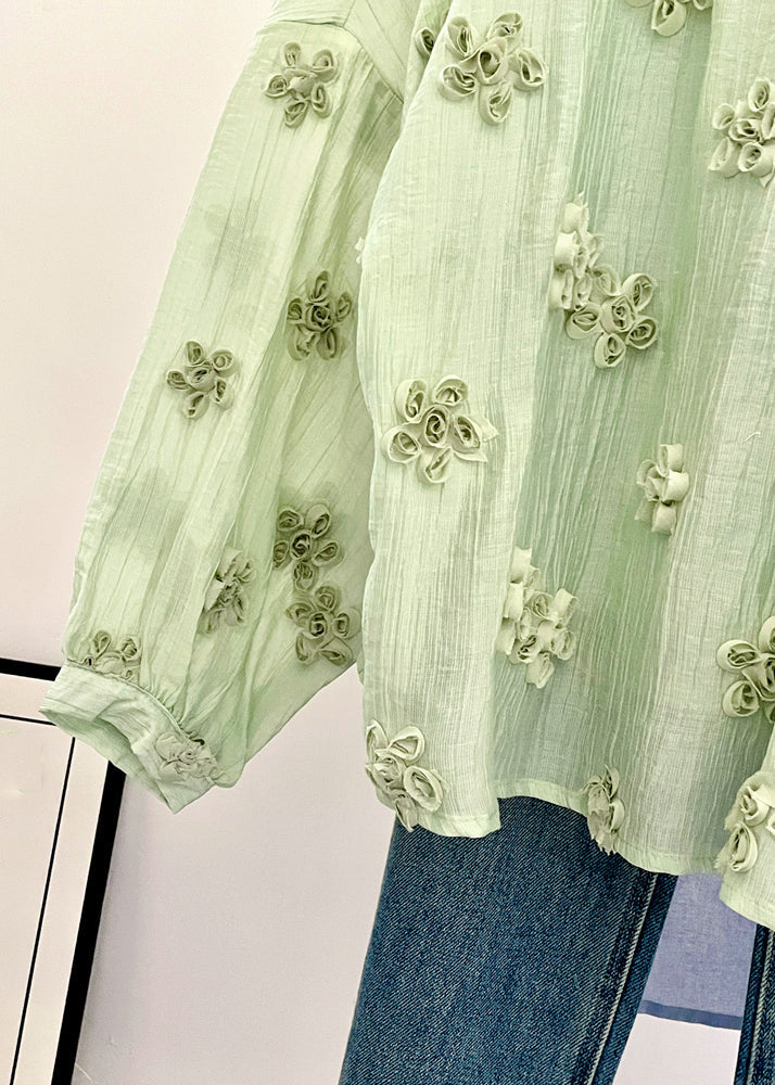 Well Tailored Top with a Graceful Silhouette