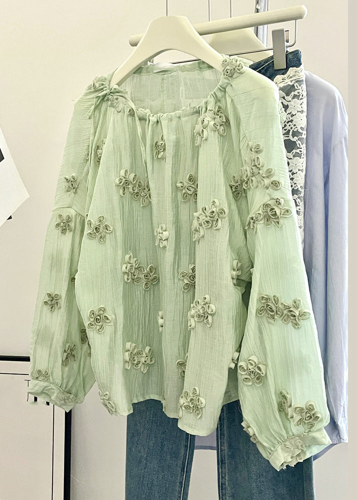 Well Tailored Top with a Graceful Silhouette
