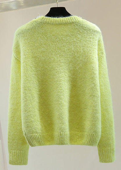 Effortlessly Elegant Sweater with a Timeless Design