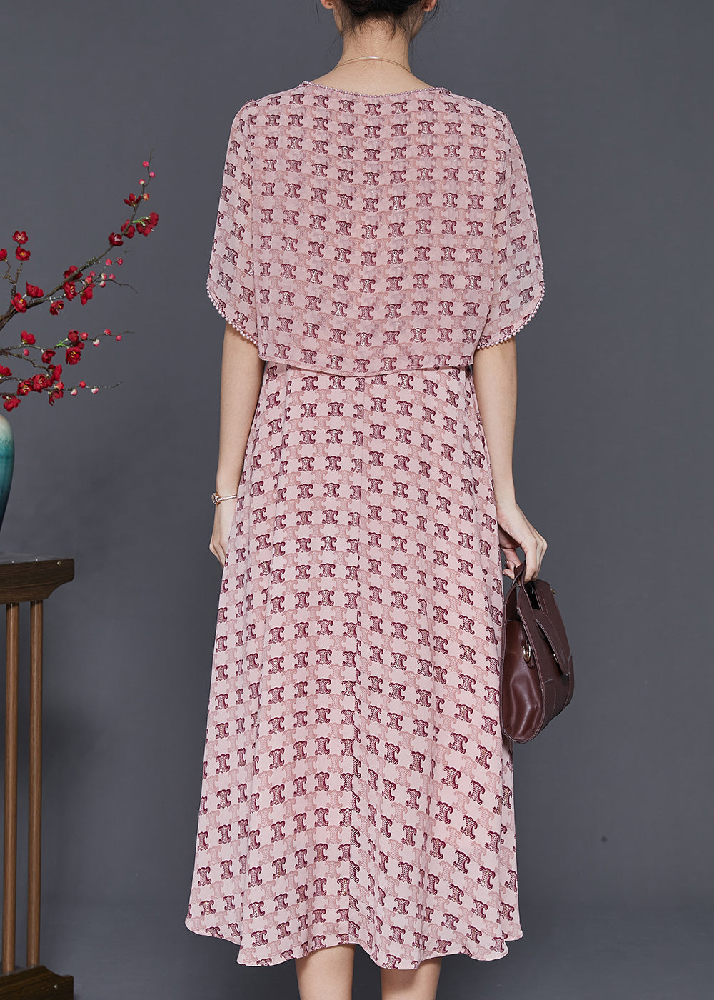 Beautifully Finished Dress in a Timeless Design