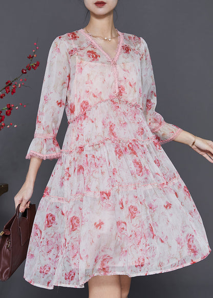 Well Tailored Dress with a Graceful Silhouette