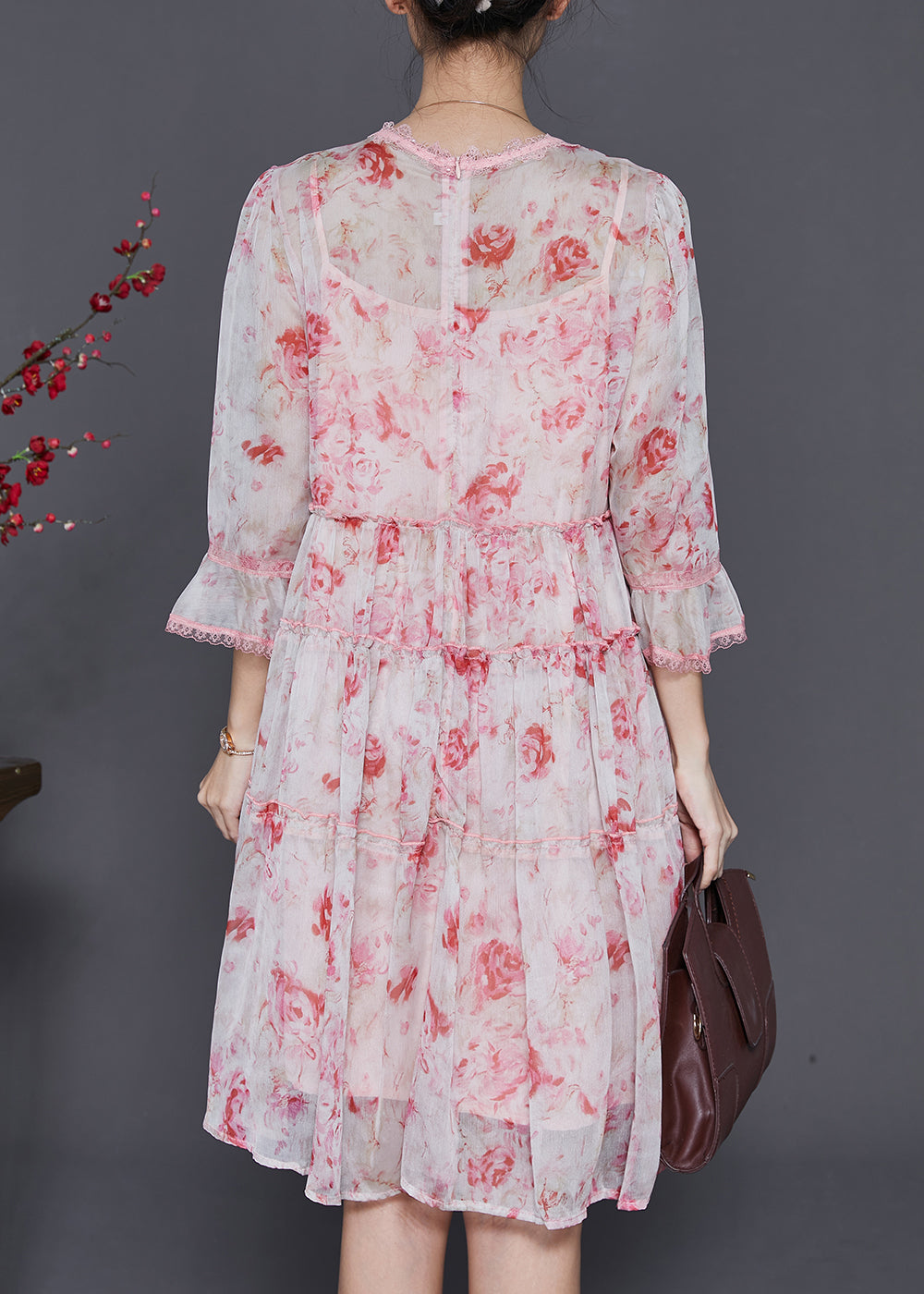 Well Tailored Dress with a Graceful Silhouette
