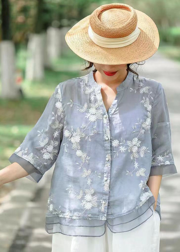 Effortlessly Elegant Shirt with a Timeless Design