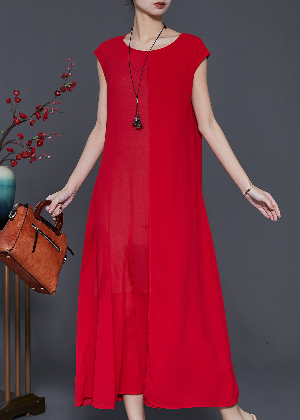 Effortlessly Elegant Dress with a Timeless Design