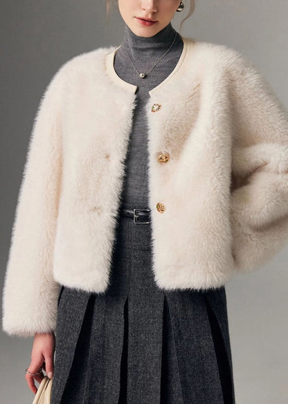 Elegantly Styled Coat for Everyday Wear