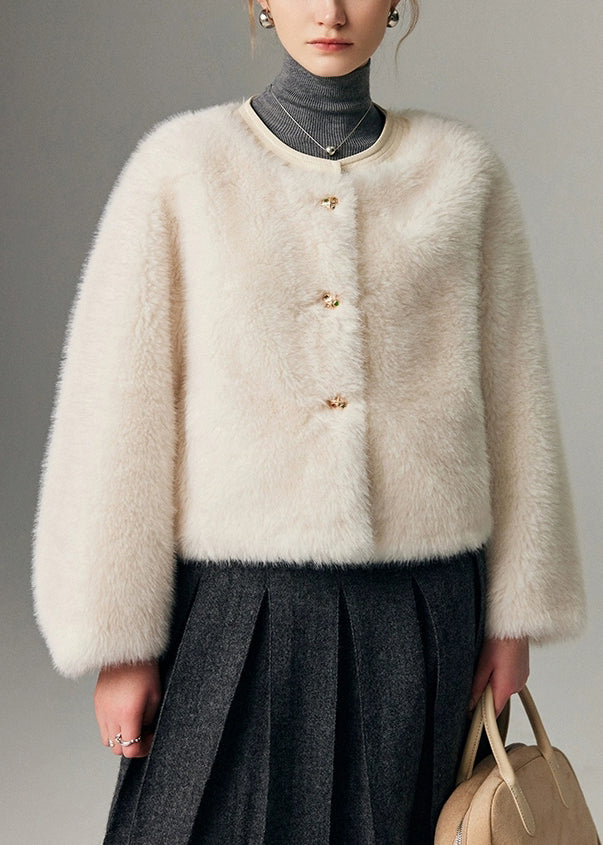 Elegantly Styled Coat for Everyday Wear