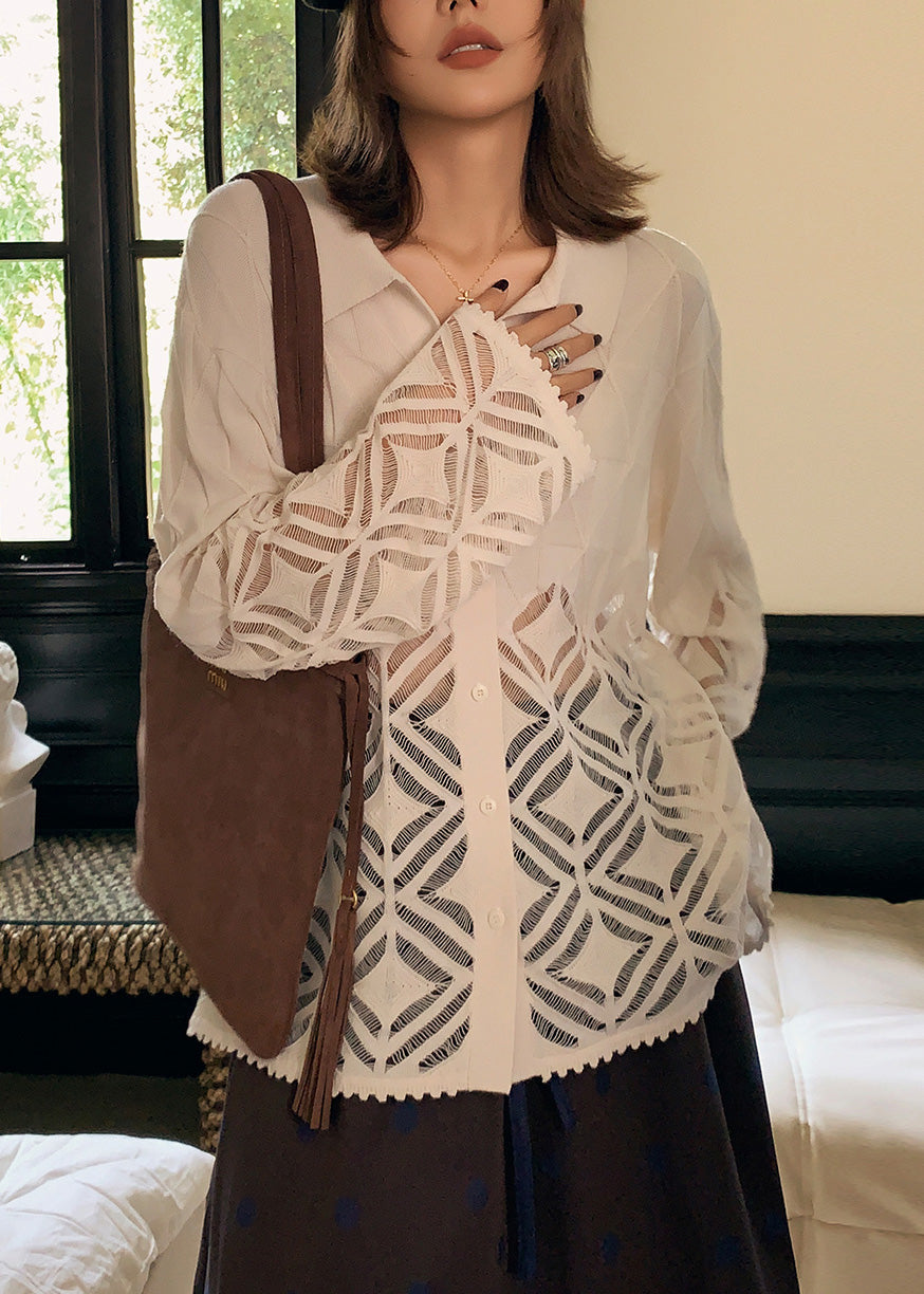 Effortlessly Elegant Blouse with a Timeless Design
