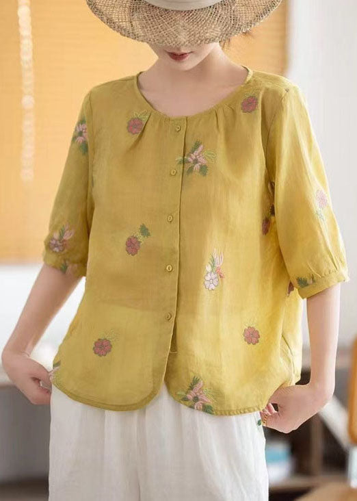 Well Tailored Top with a Graceful Silhouette