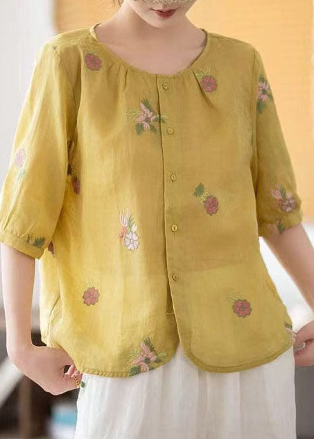 Well Tailored Top with a Graceful Silhouette
