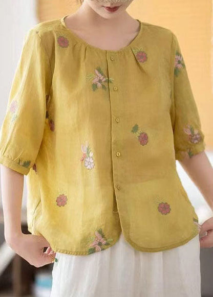 Well Tailored Top with a Graceful Silhouette