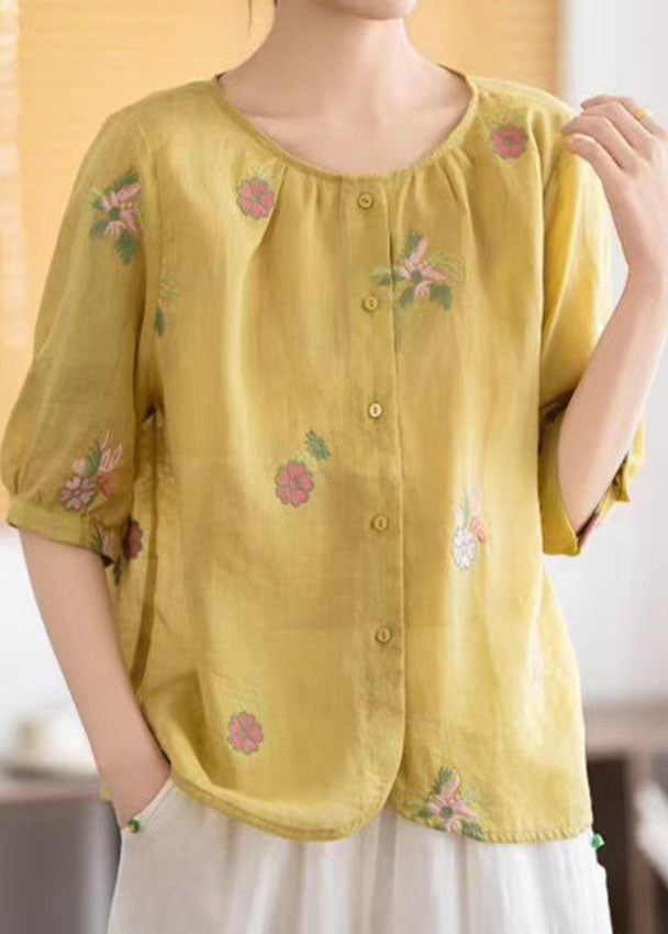 Well Tailored Top with a Graceful Silhouette