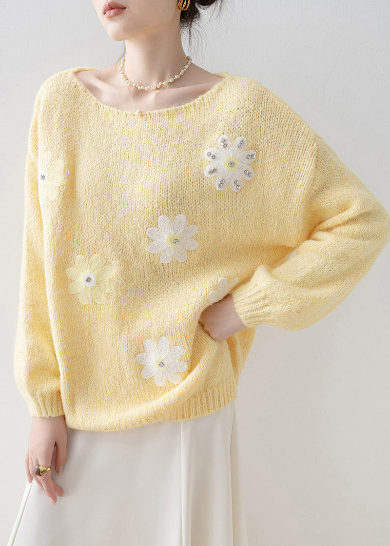 Effortlessly Elegant Sweater with a Timeless Design