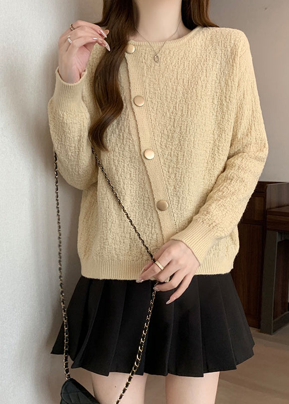 Elegantly Styled Blouse for Everyday Wear