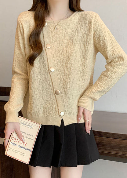 Elegantly Styled Blouse for Everyday Wear