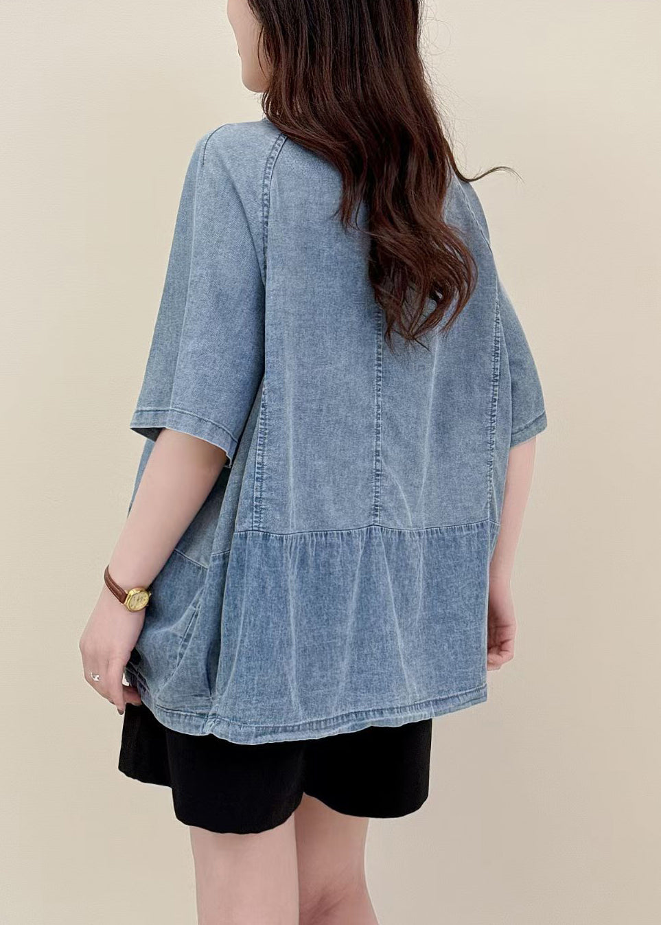 Sophisticated Garment with a Clean Classic Look