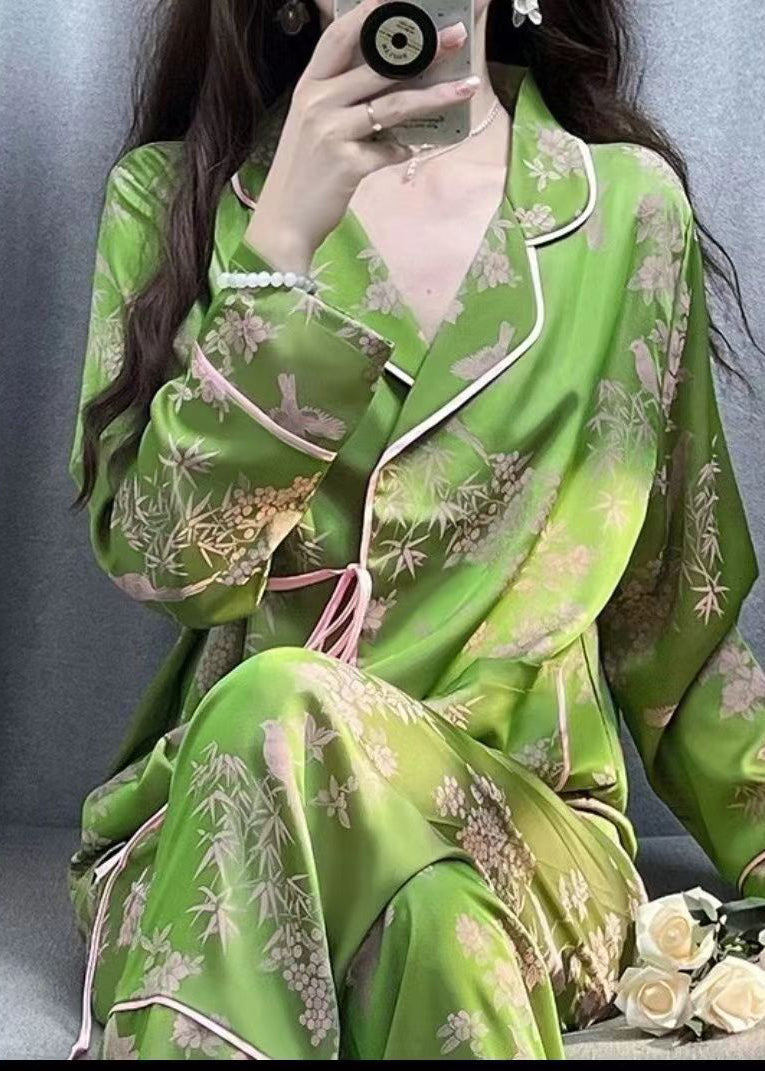 Beautiful Set with Unique Style