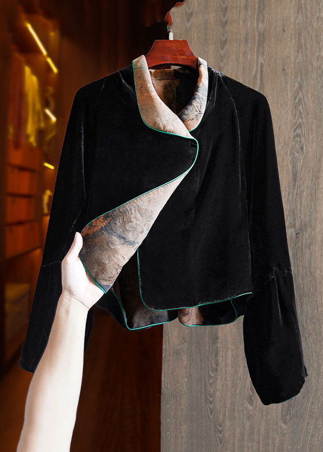 Elegantly Styled Coat for Everyday Wear