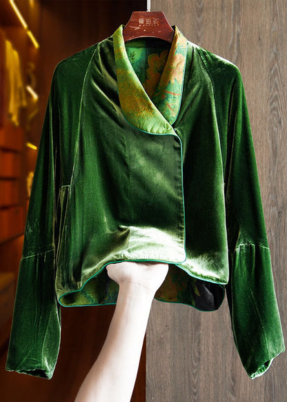 Elegantly Styled Coat for Everyday Wear