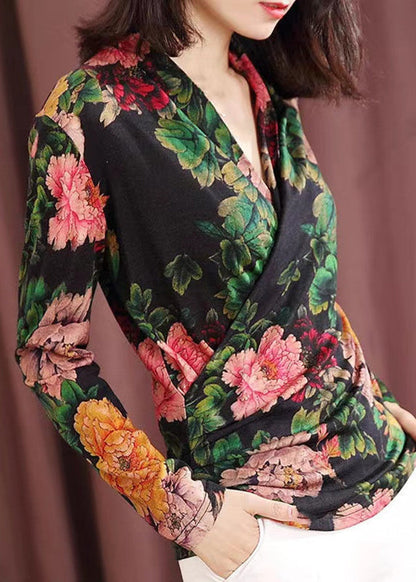 Effortlessly Elegant Top with a Timeless Design