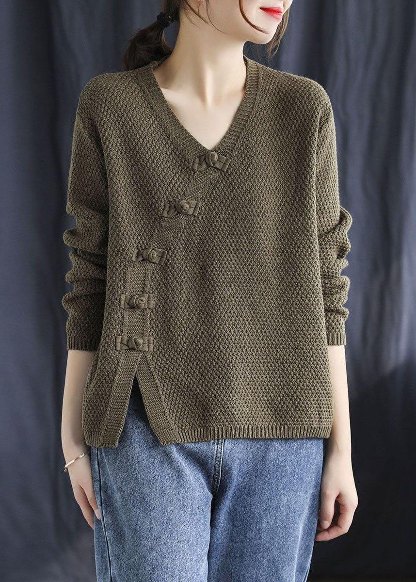 Well Tailored Sweater with a Graceful Silhouette