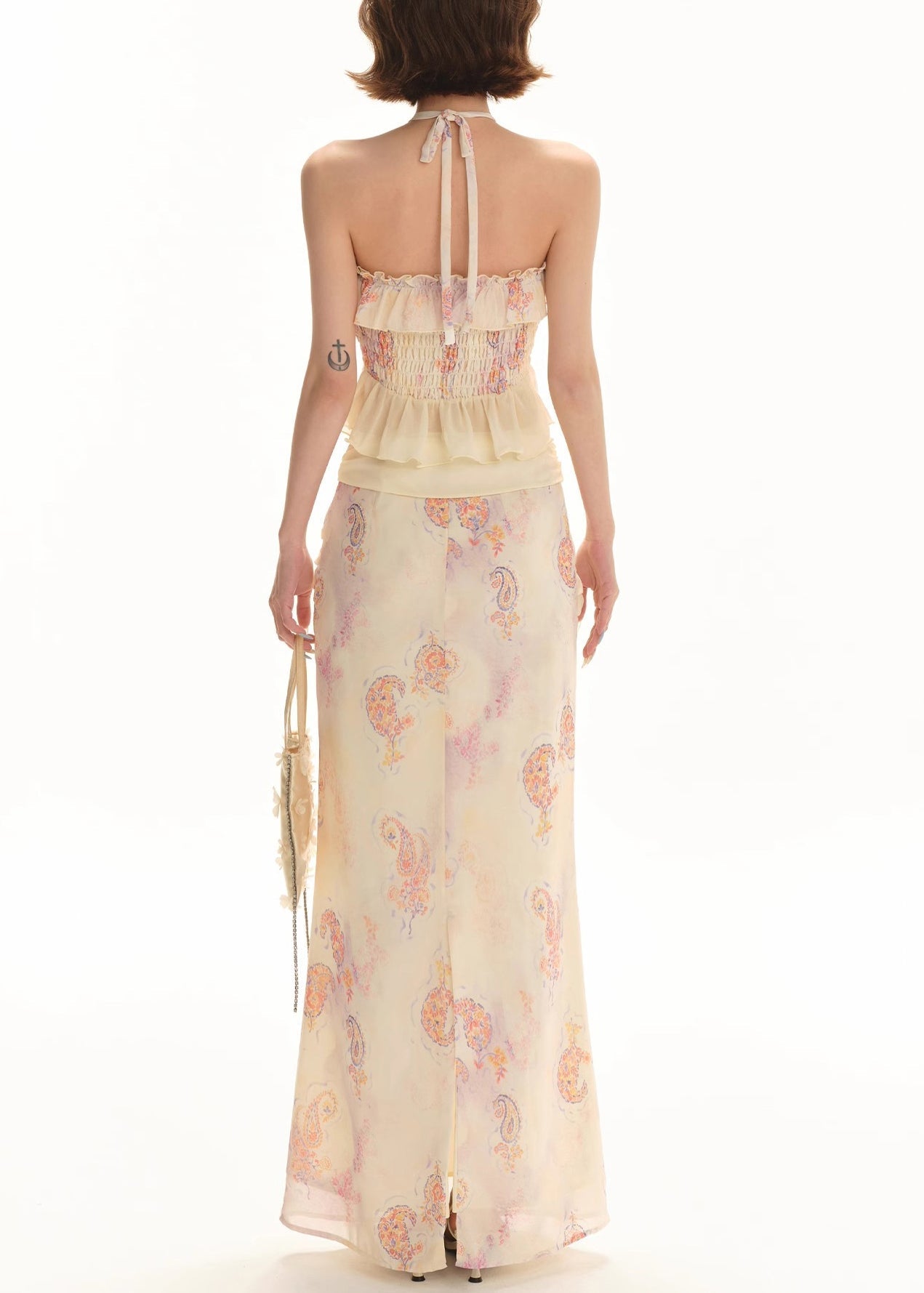 Gracefully Styled Garment for Any Occasion